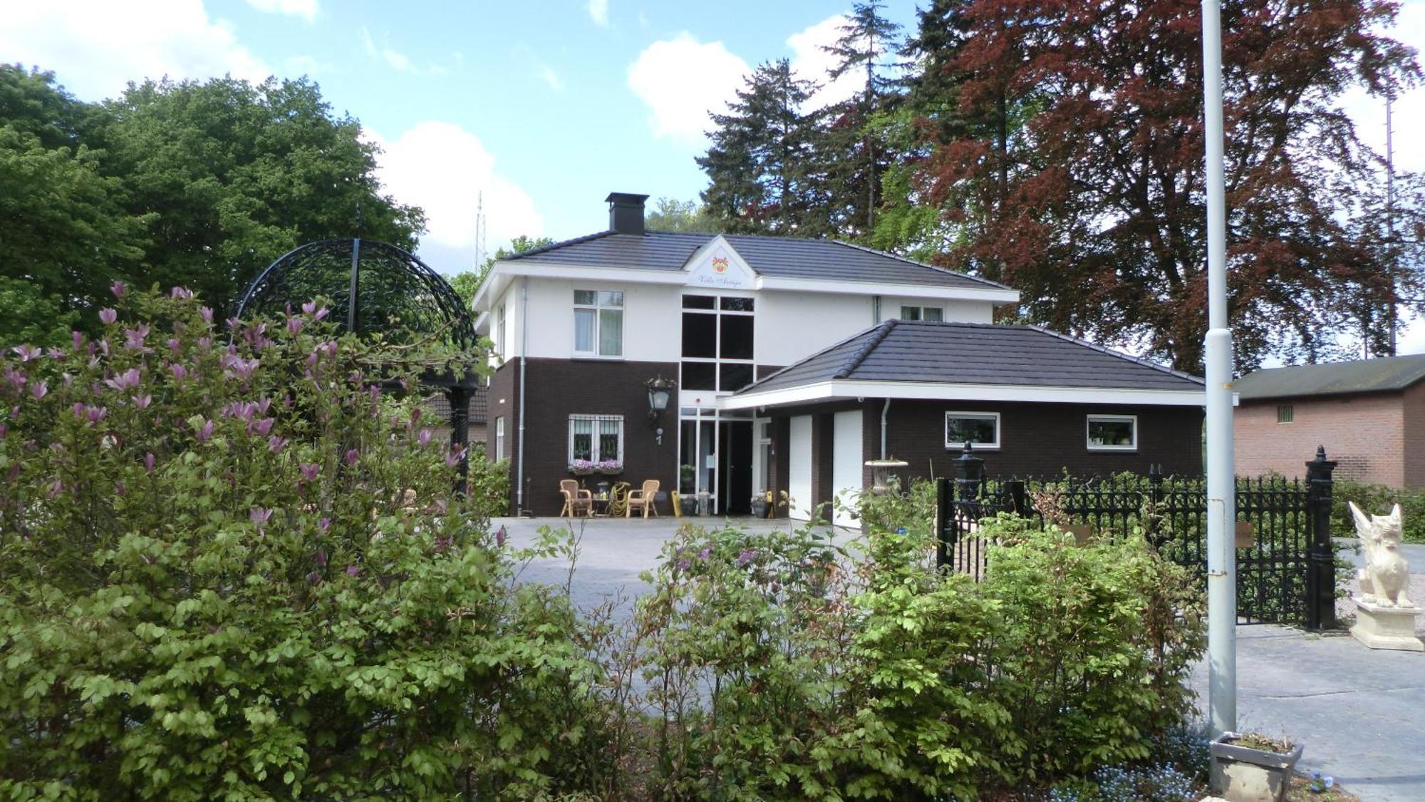 Hotel Garni Villa Arrisja Eefde Eksteriør billede